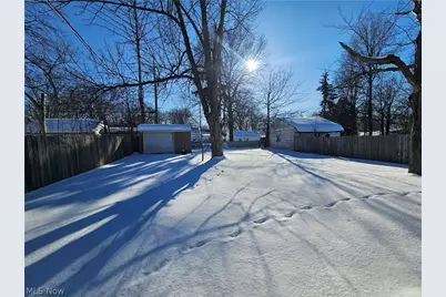 2450 Greenvale Road, Loveland, OH 44121 - Photo 2