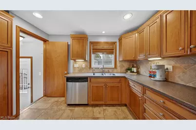 6716 Charles Road, North Olmsted, OH 44070 - Photo 14