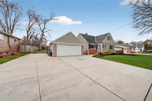 6716 Charles Rd, North Olmsted, OH 44070 - Photo 2