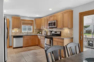 6716 Charles Rd, North Olmsted, OH 44070 - Photo 12