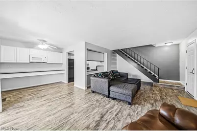 7981 Carriage Circle #B, Mentor, OH 44060 - Photo 4