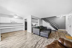 7981 Carriage Circle, Mentor, OH 44060 - Photo 4