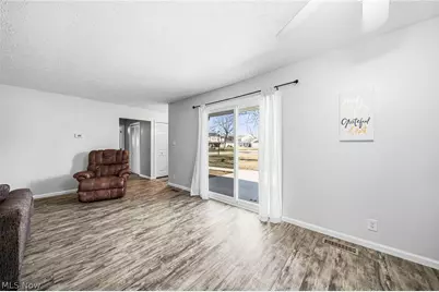 7981 Carriage Circle #B, Mentor, OH 44060 - Photo 10