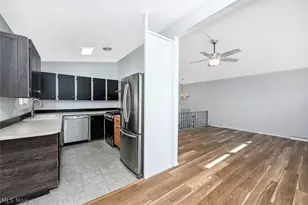 963 Winston St, Akron, OH 44314 - Photo 10