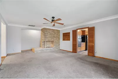 23501 Effingham Boulevard, Euclid, OH 44117 - Photo 12