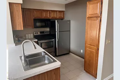 1000 2nd Street #204, Fairport Harbor, OH 44077 - Photo 14