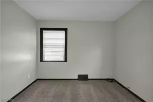 15705 Maplewood Ave, Maple Heights, OH 44137 - Photo 14