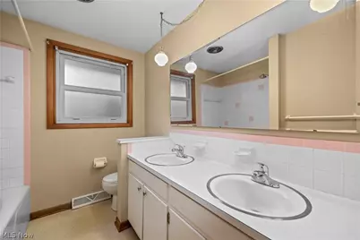 1820 W 36th Street, Lorain, OH 44053 - Photo 16