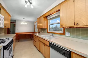 1820 W 36th St, Lorain, OH 44053 - Photo 10