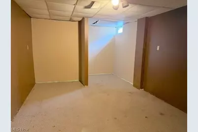 527 W 3rd Street, Uhrichsville, OH 44683 - Photo 18