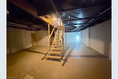 527 W 3rd Street, Uhrichsville, OH 44683 - Photo 22