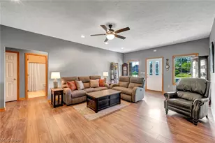 1017 Glendalough Ave, Grafton, OH 44044 - Photo 4