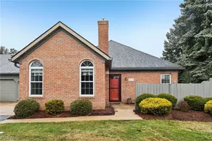 1071 N Jefferson St, Medina, OH 44256 - Photo 2