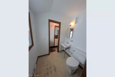 35477 Hobbie Drive, Eastlake, OH 44095 - Photo 8