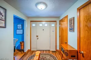 1809 Pennsylvania Ave, Belpre, OH 45714 - Photo 2