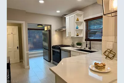 2216 Barrington Road, University Heights, OH 44118 - Photo 4