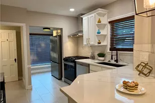 2216 Barrington Rd, University Heights, OH 44118 - Photo 4