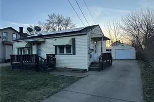 1867 Sheridan Ave NE, Warren, OH 44483 - Photo 2