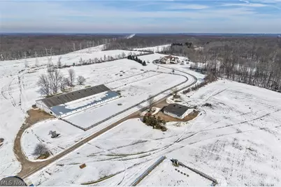 9455 Robinson Road, Chardon, OH 44024 - Photo 8