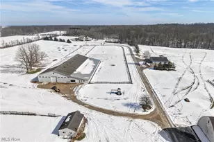 9455 Robinson Rd, Chardon, OH 44024 - Photo 10