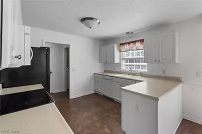 1138 Ledgestone Drive, Wadsworth, OH 44281 - Photo 10