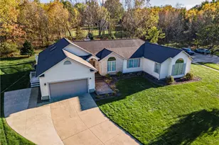 821 Olde Orchard Dr, Tallmadge, OH 44278 - Photo 2