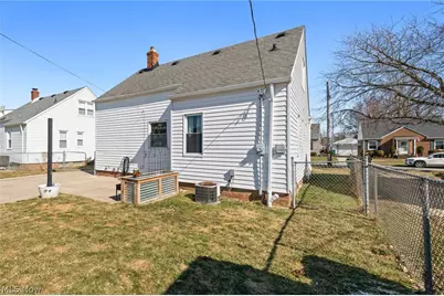 280 E 328th Street, Willowick, OH 44095 - Photo 30