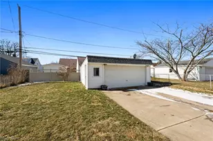 280 E 328th St, Willowick, OH 44095 - Photo 32