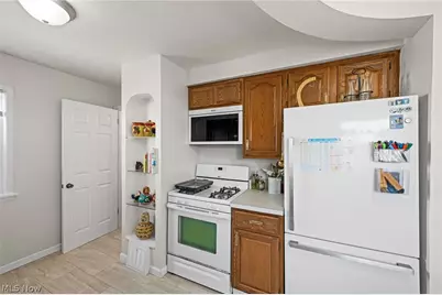 280 E 328th Street, Willowick, OH 44095 - Photo 10