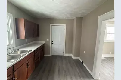 750 Brown Street, Akron, OH 44311 - Photo 8