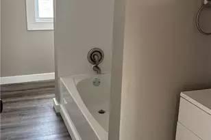 750 Brown St, Akron, OH 44311 - Photo 16