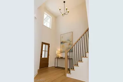 452 Bordeaux Boulevard, Grandview Heights, OH 44147 - Photo 2