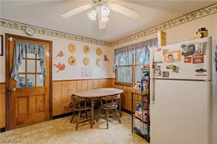 17446 Snyder Rd, Chagrin Falls, OH 44023 - Photo 8