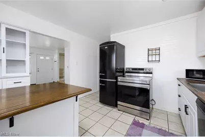 894 Argonne Avenue, Akron, OH 44310 - Photo 6