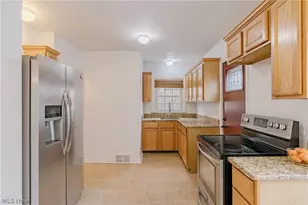 19615 Scottsdale Blvd, Huber Heights, OH 44122 - Photo 14