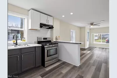 303 Delamere Road, Vermilion, OH 44089 - Photo 8