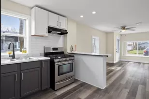 303 Delamere Rd, Vermilion, OH 44089 - Photo 8