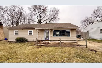 2215 Willowrow Avenue NE, Canton, OH 44705 - Photo 2