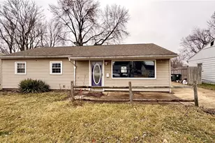 2215 Willowrow Ave NE, Canton, OH 44705 - Photo 2