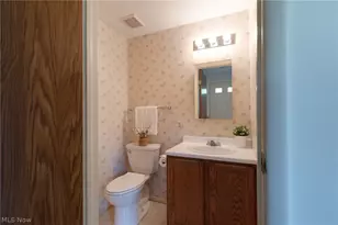91 Quaker Ridge Dr, Akron, OH 44313 - Photo 8