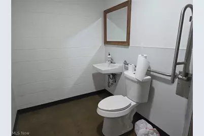 10511 Main Street, Mantua, OH 44255 - Photo 8