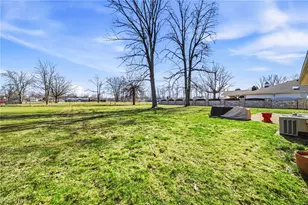 29690 Franklin Ave, Wickliffe, OH 44092 - Photo 2