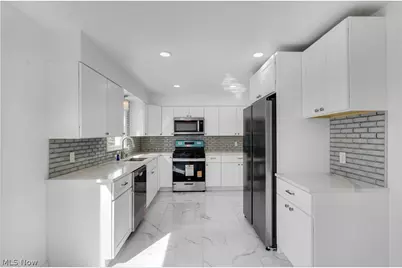 1984 S Schenley Avenue, Youngstown, OH 44511 - Photo 8