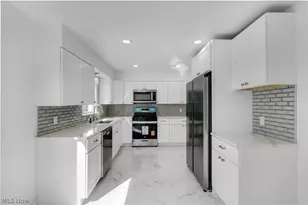 1984 S Schenley Ave, Youngstown, OH 44511 - Photo 8