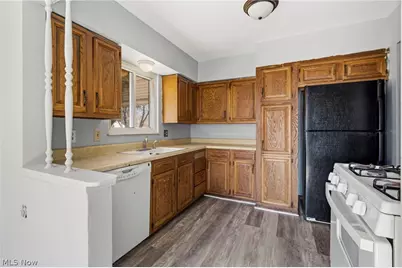 2340 10th Street, Cuyahoga Falls, OH 44221 - Photo 8