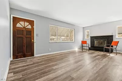 2340 10th Street, Cuyahoga Falls, OH 44221 - Photo 4