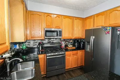 5946 N Mayflower Drive, Lorain, OH 44053 - Photo 24