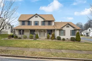 1825 John Carroll Dr SE, Massillon, OH 44646 - Photo 2
