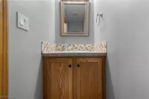 1825 John Carroll Dr SE, Massillon, OH 44646 - Photo 24