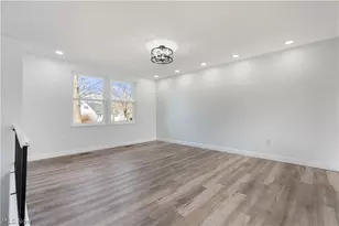 350 Silver Meadows Dr, Kent, OH 44240 - Photo 8